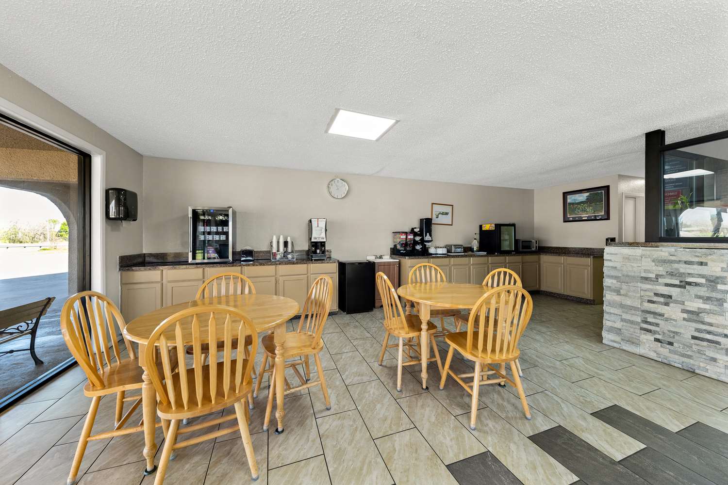 Americas Best Value Inn 7/40