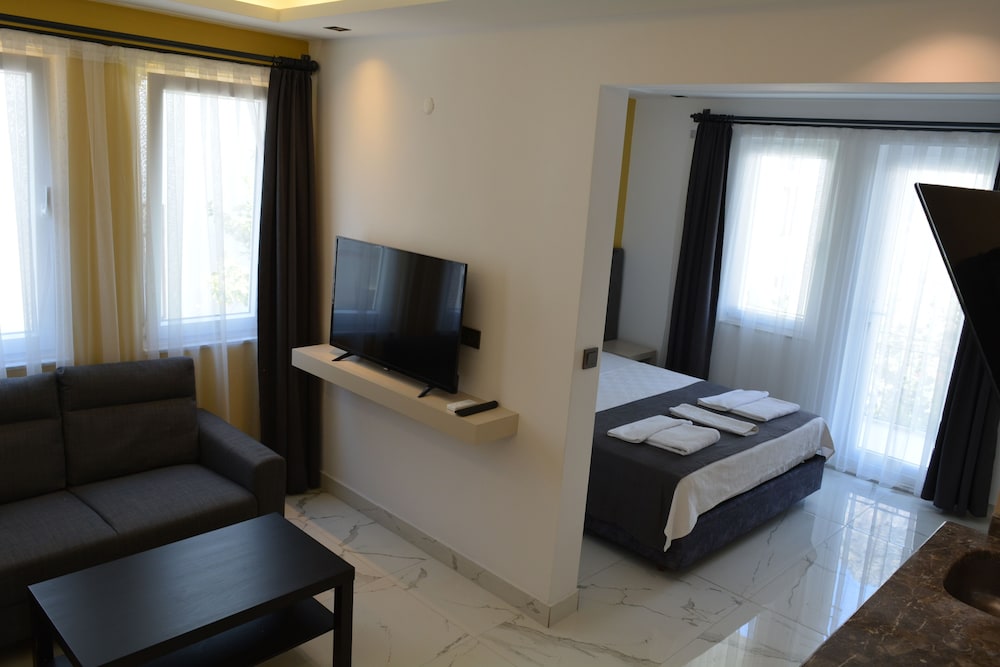 Leonis Hotel 17/50