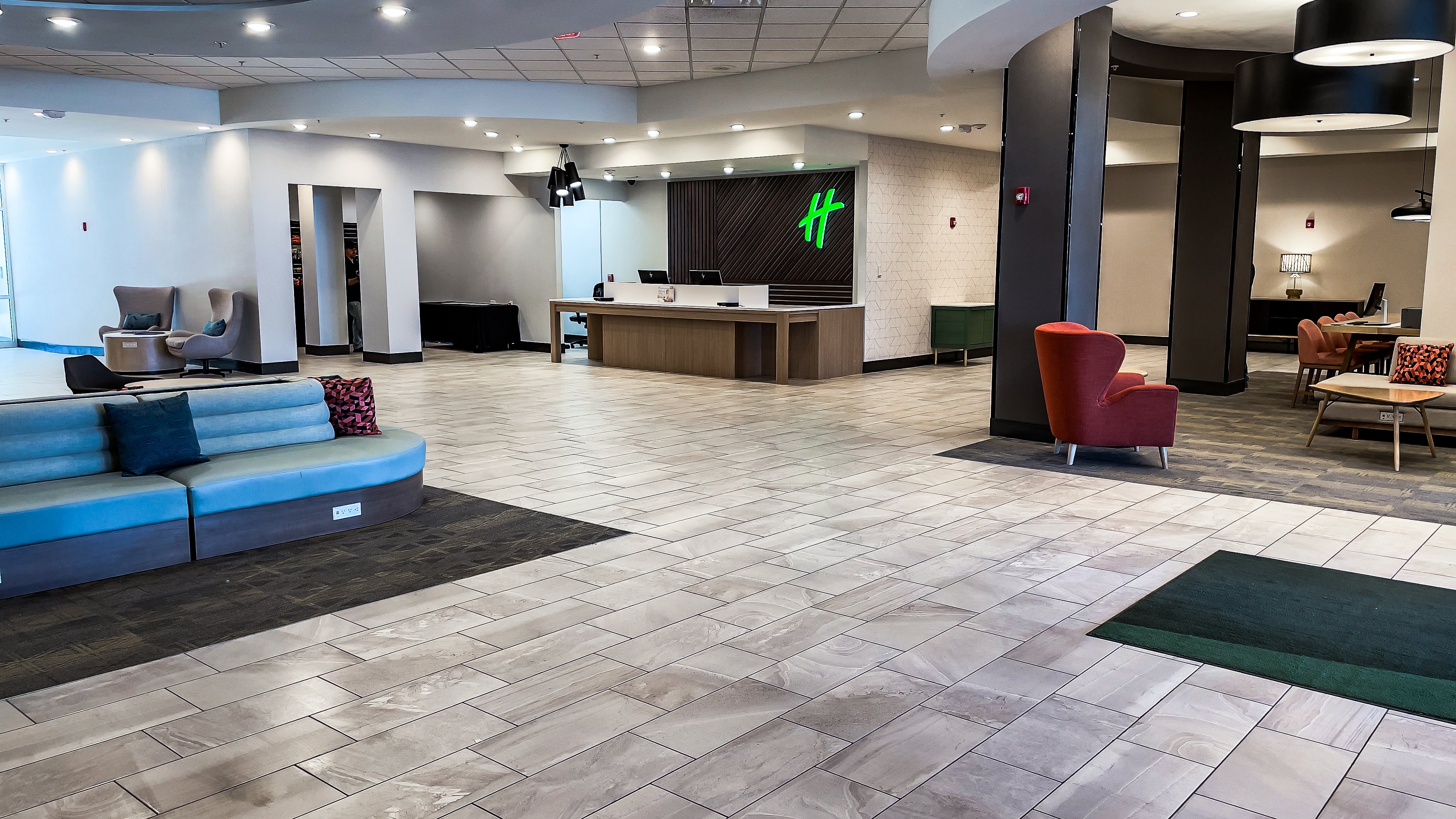 Holiday Inn Omaha Downtown-Airport 59/77