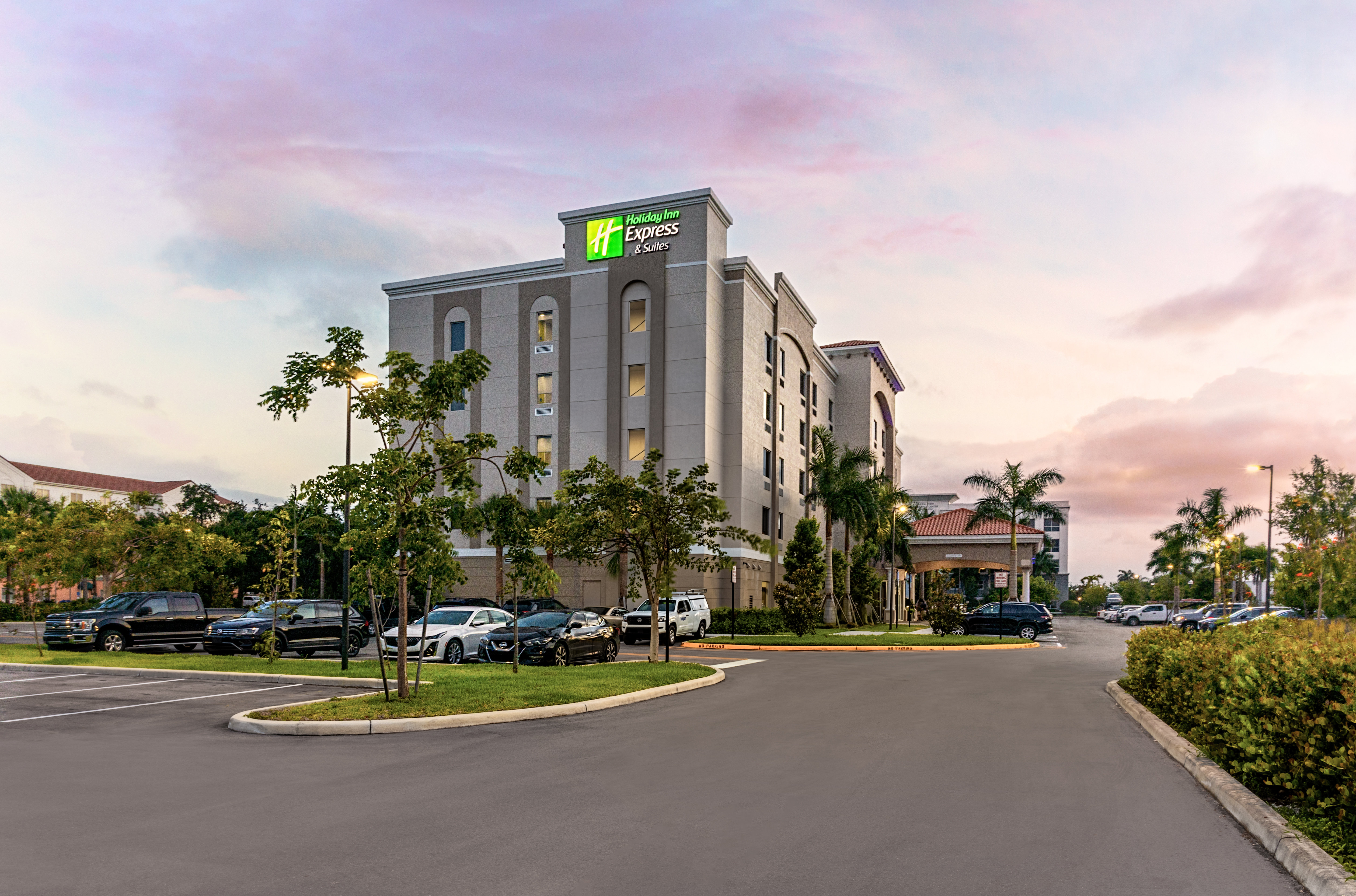 Holiday Inn Express & Suites Miramar 65/71