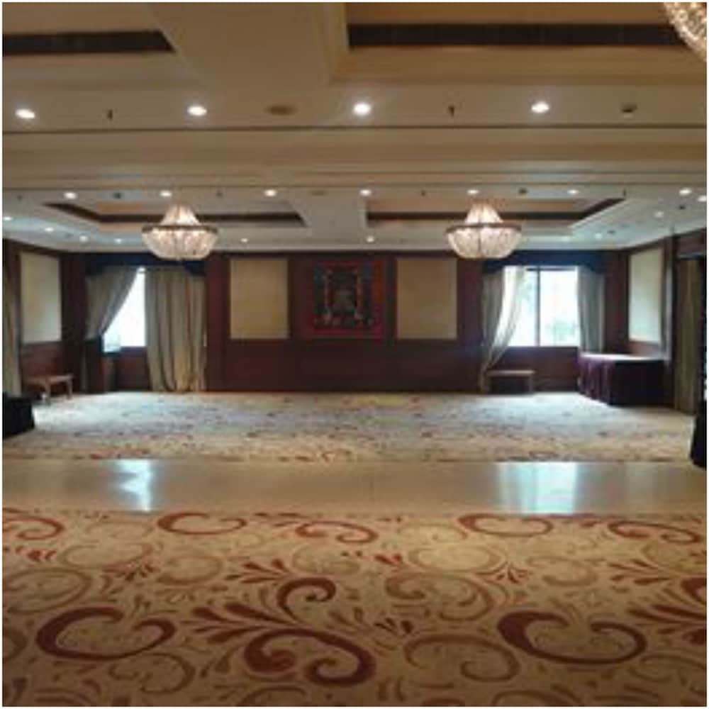 Radisson Hotel Varanasi 7/73