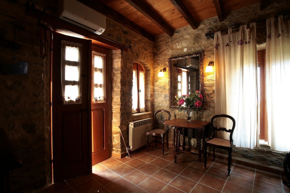 Dorovinis Country Houses 29/50