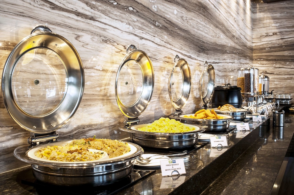 Holiday Inn Express Surabaya Centerpoint by Ihg 57/81