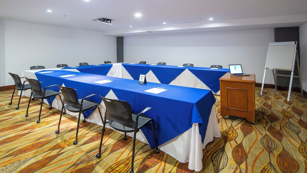 Holiday Inn Queretaro Zona Diamante 39/50