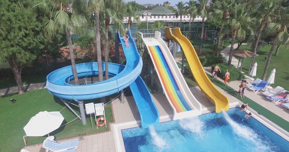Insula Resort & Spa 34/35