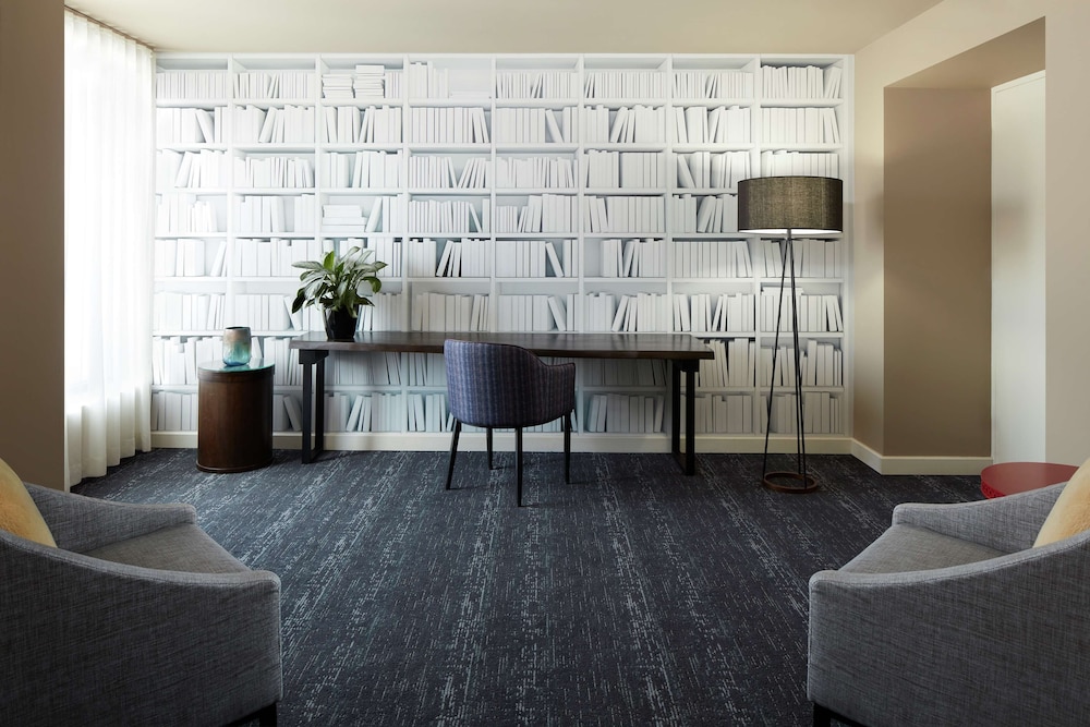 DoubleTree by Hilton Montreal 44/77