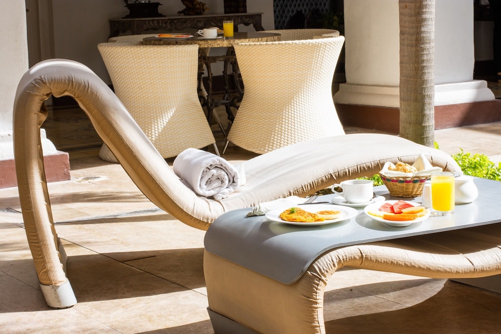 HOTEL BOUTIQUE DON PEPE 32/72