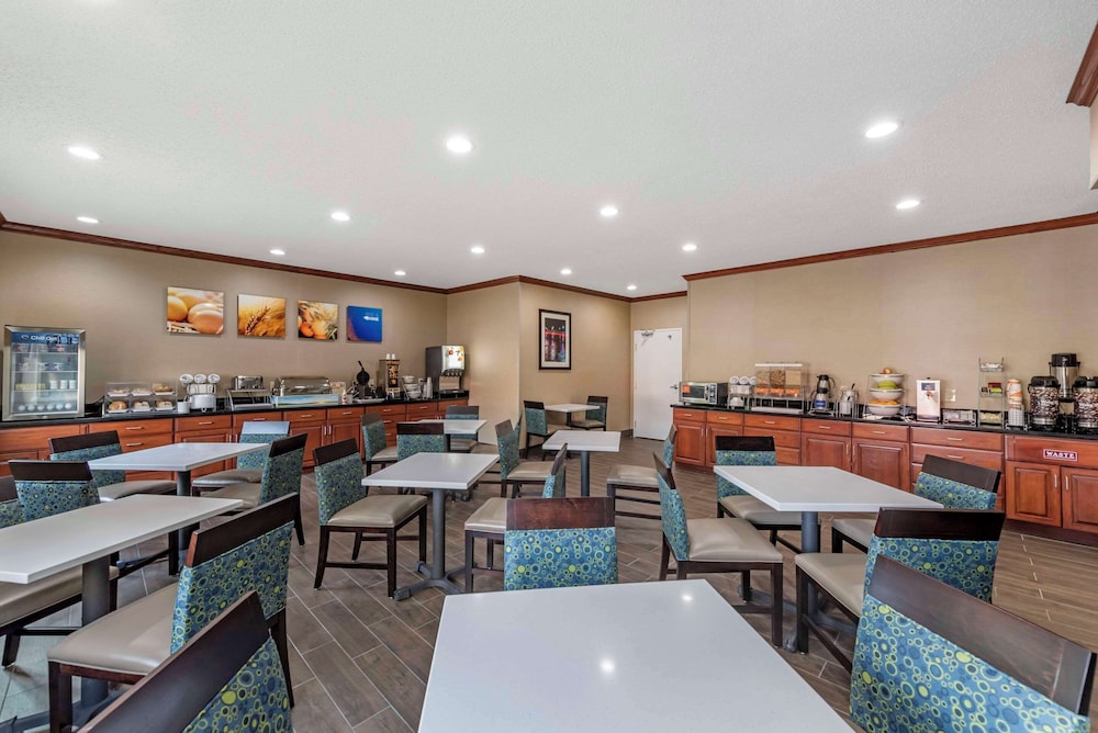 Comfort Inn & Suites Middletown - Franklin 24/33