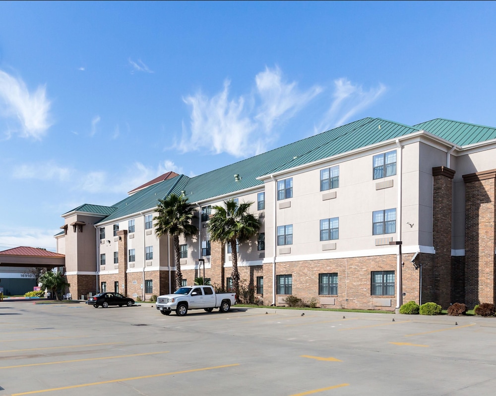 Comfort Suites near NASA - Clear Lake 1/39