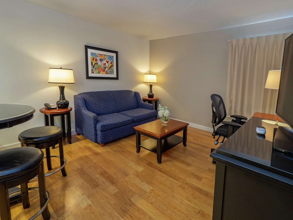Doubletree By Hilton Buffalo Amherst 47/64