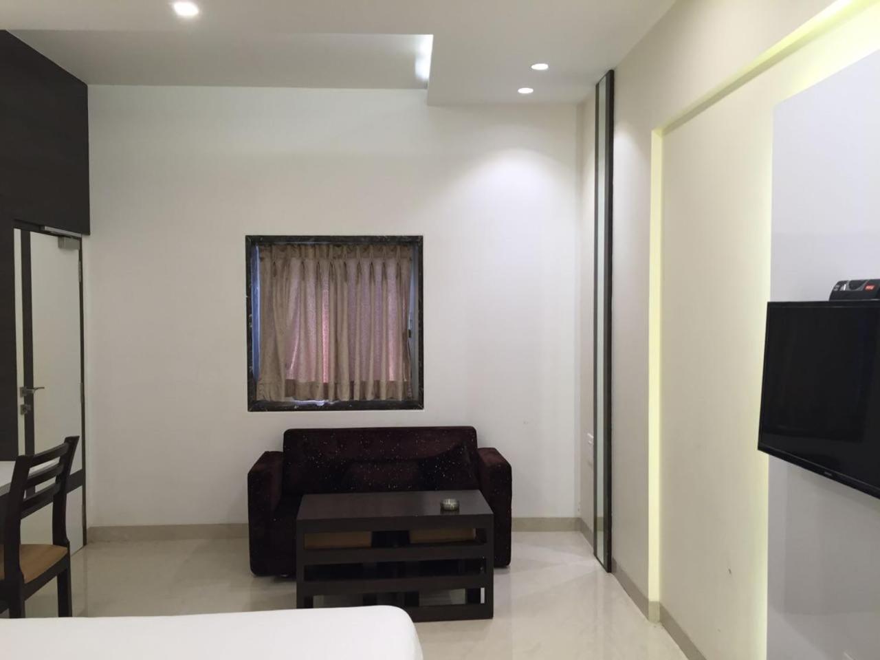 Rezo's Hotel 14/21