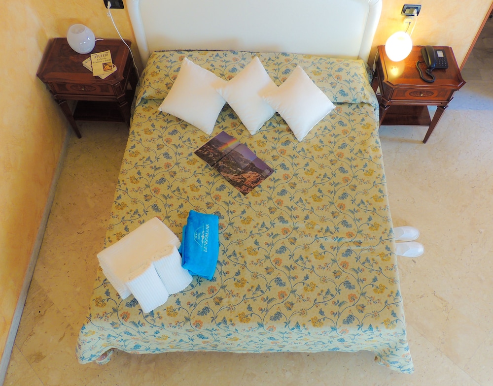 جناح جونيور بسرير مزدوج، Lungomare Hotel 9/9