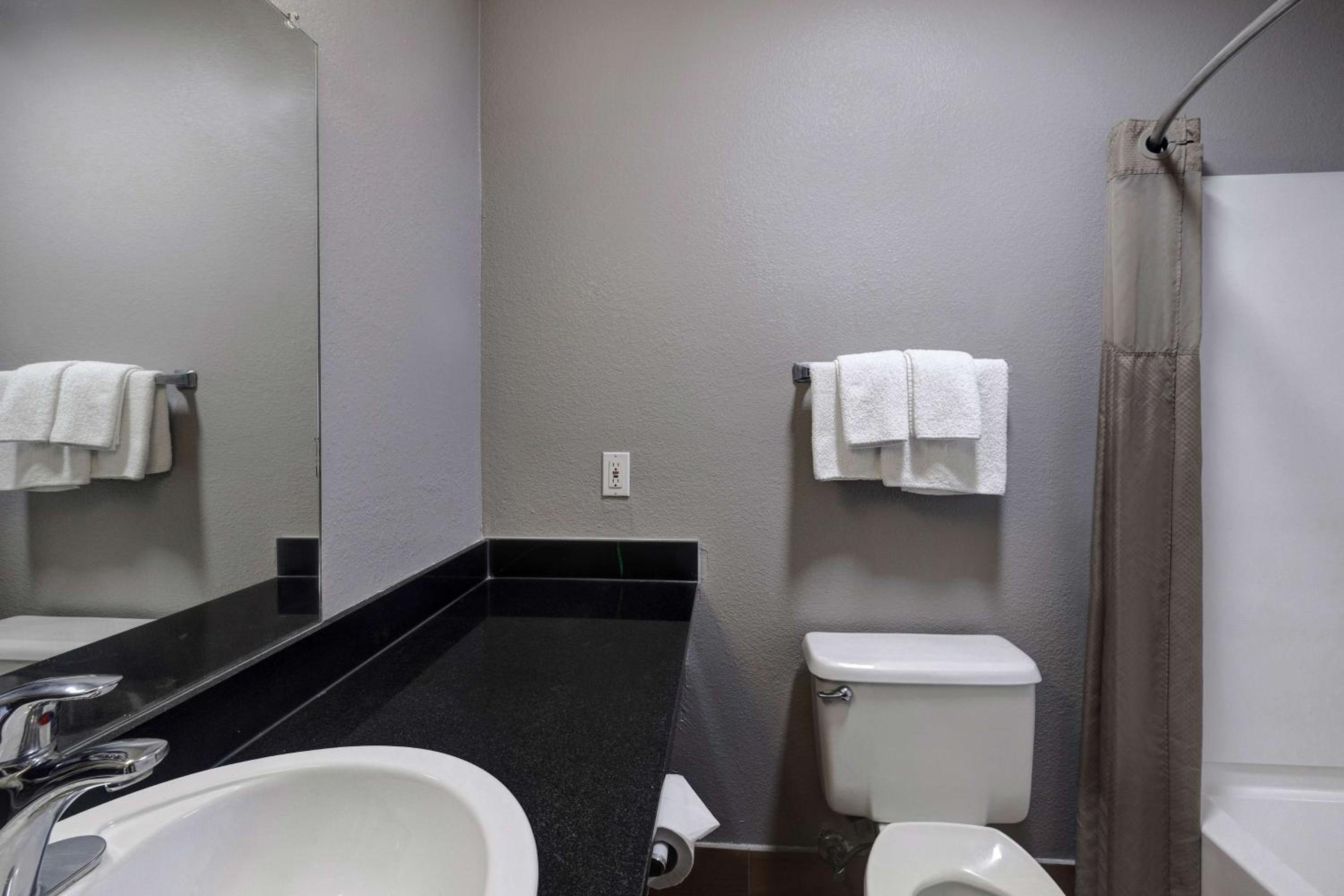 غرفة بسريرين كوين لغير المدخنين، Motel6 Shepherdsville Ky Louisville South 3/3