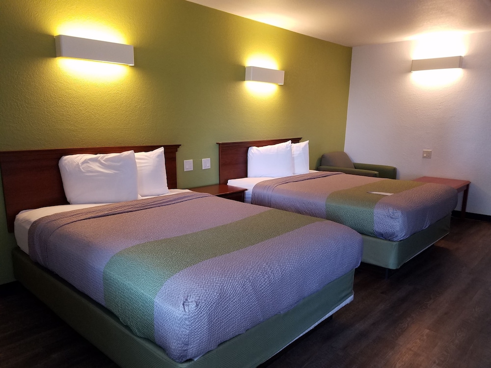 Motel6 Oakdale, CA 20/67