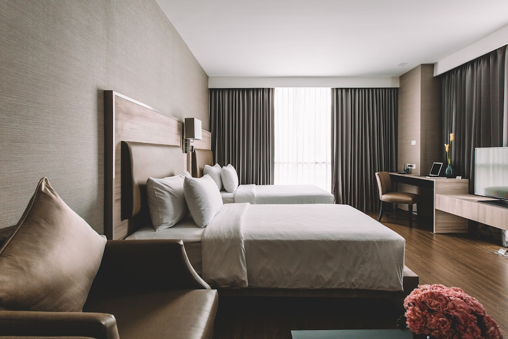 Adelphi Suites Bangkok 14/69