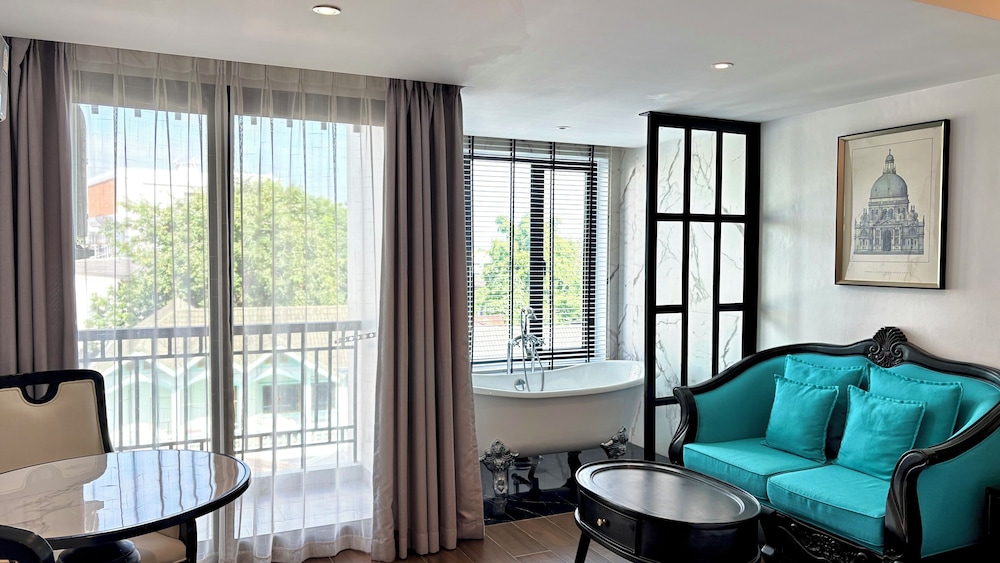 Glory Boutique Suites 31/50