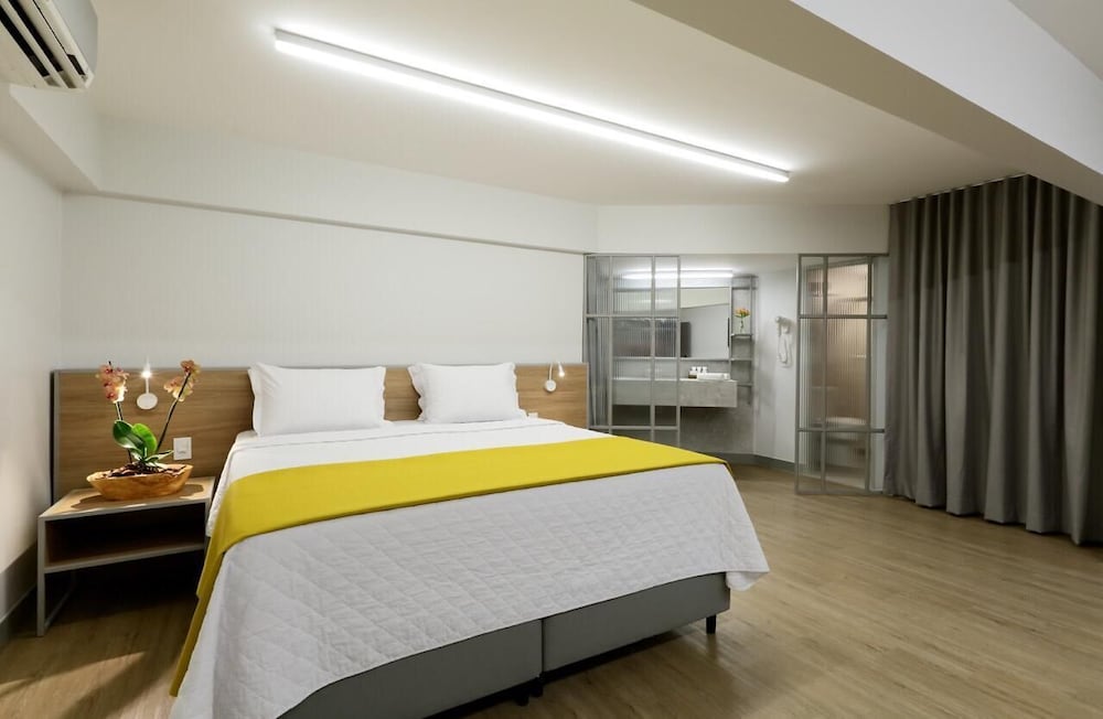 Master, Suite, Queen Bed