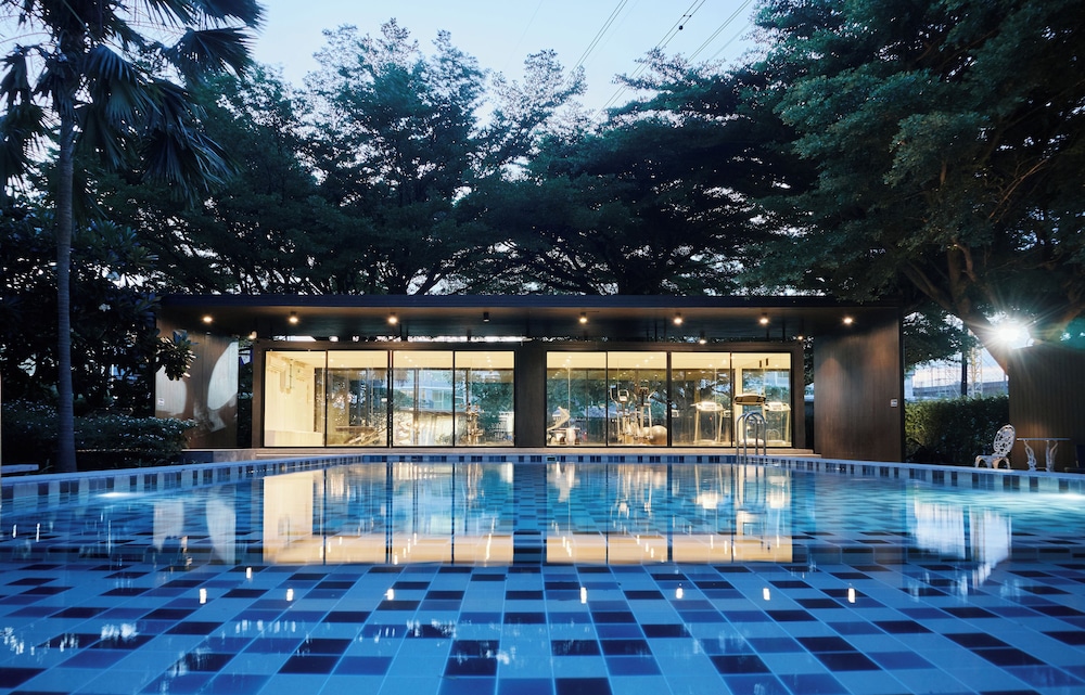 Sunday Platinum Suites in BANGKOK