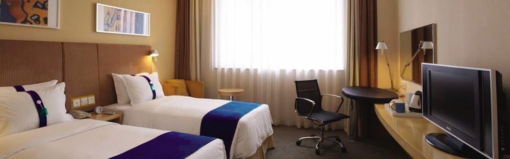 HOLIDAY INN EXPRESS CHIFENG HONGSHAN 23/50