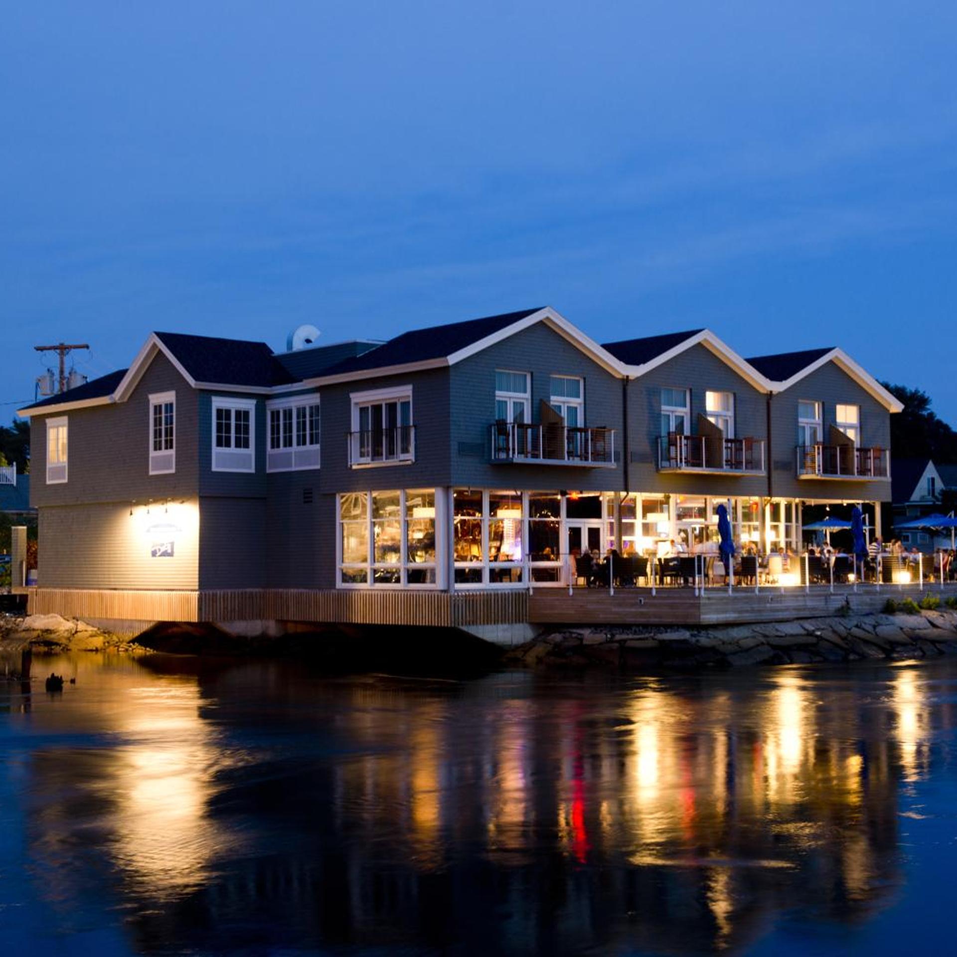 The Boathouse Waterfront Hotel 50/55