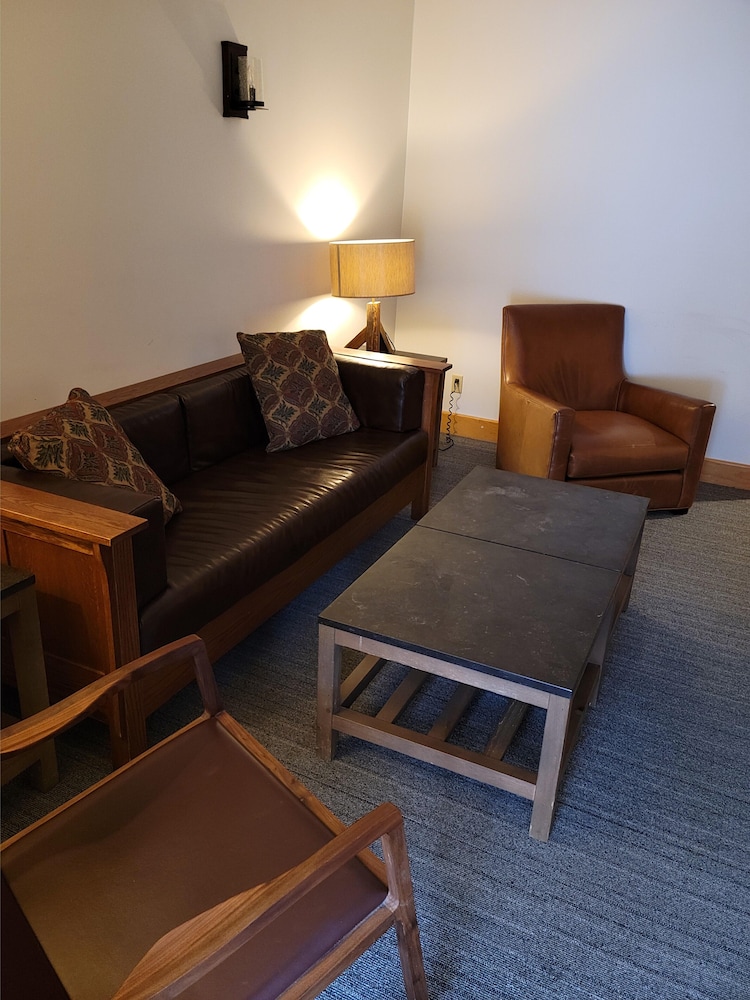 Minnewaska Lodge 17/27