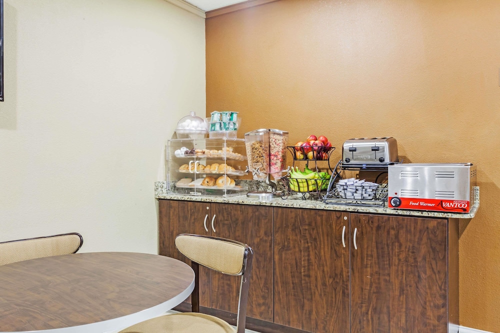Microtel Inn & Suites by Wyndham Lexington 22/30