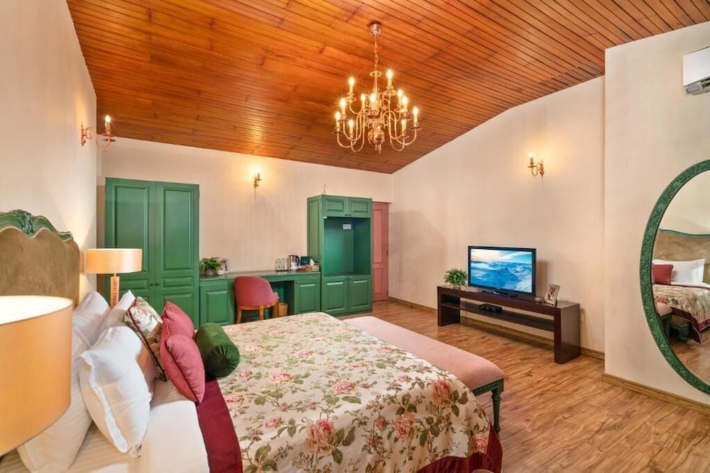 Clove Villa 37/65