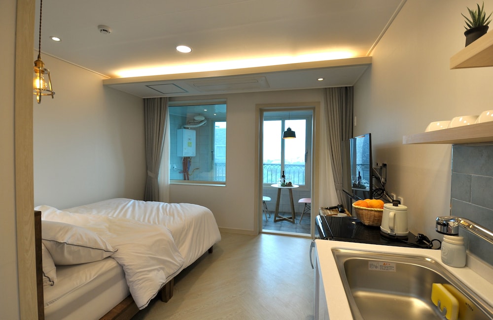 Bookchon Place Jeju 17/60