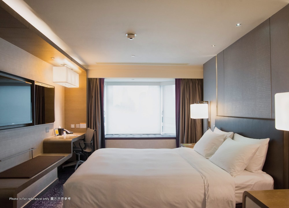 PLAZA, SUITE