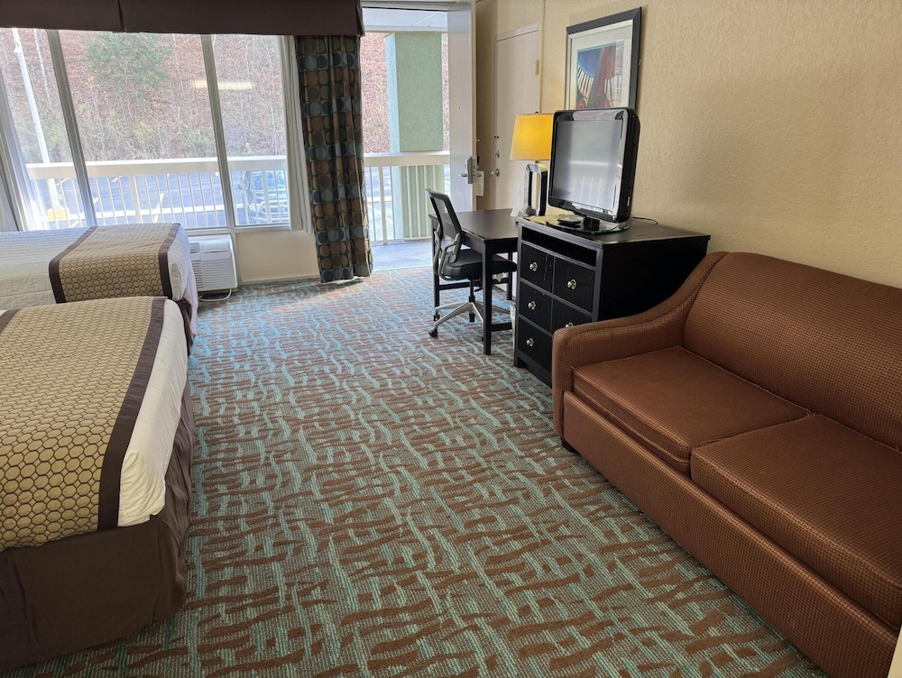 OYO Hotel Harriman near I-40 33/48