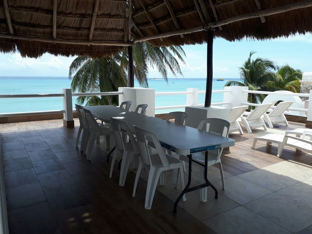 Pelicano Inn 54/67
