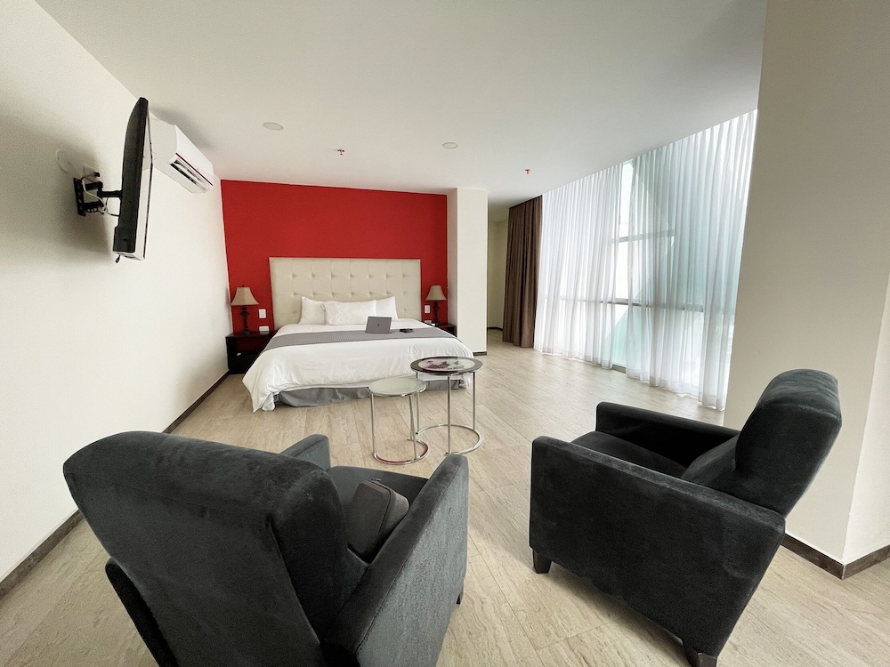 Ramada Cucuta 17/28