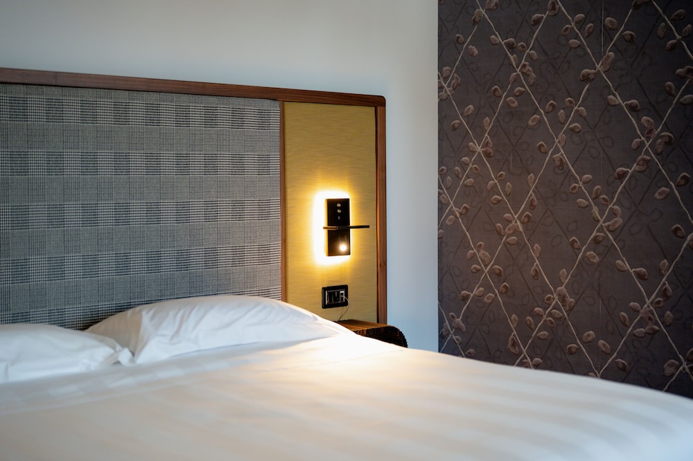 TOWER, SUPERIOR, KING BED, CITY VIEW
