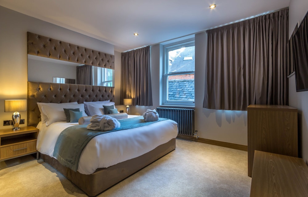 Basinghall Suites 7/33