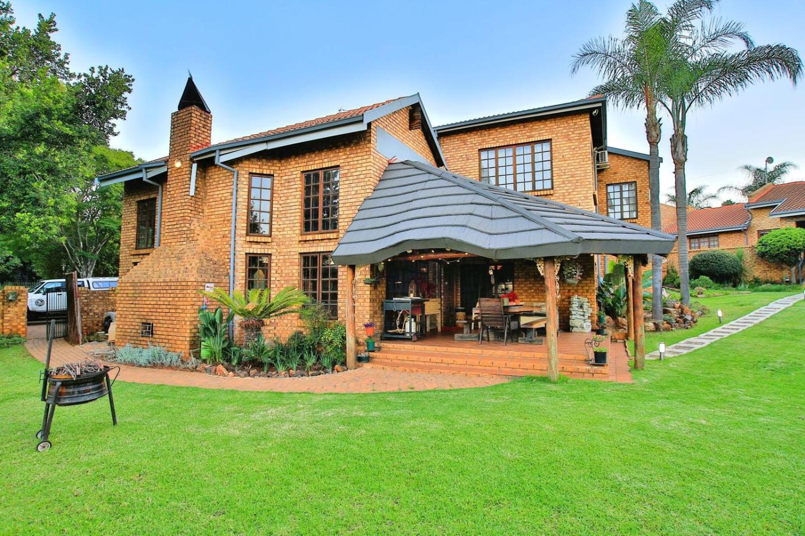 Mereke Manor 22/24