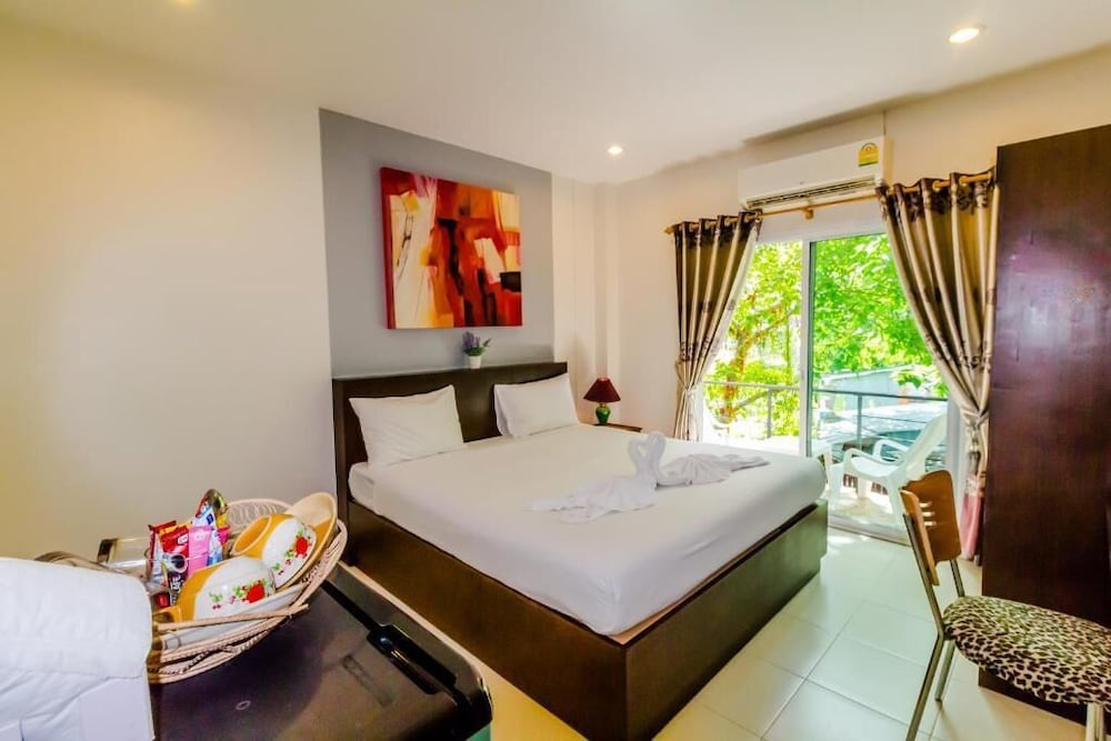 Baan Yuyen Karon Guesthouse 33/76