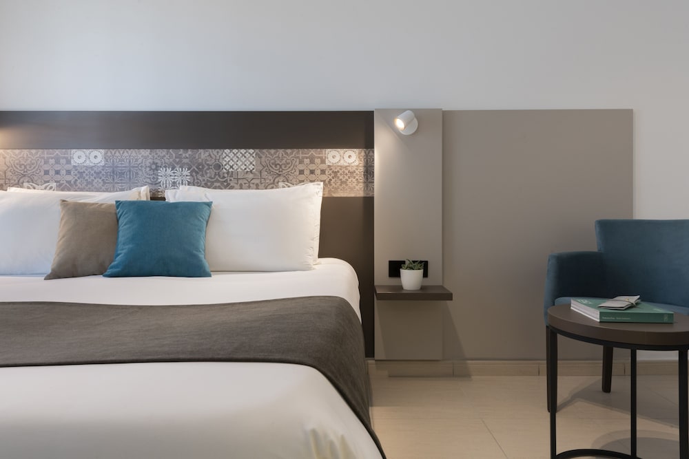 Bayview Hotel By St Hotels 8/41