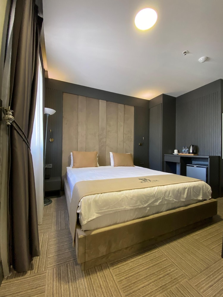 Aram Otel 7/25