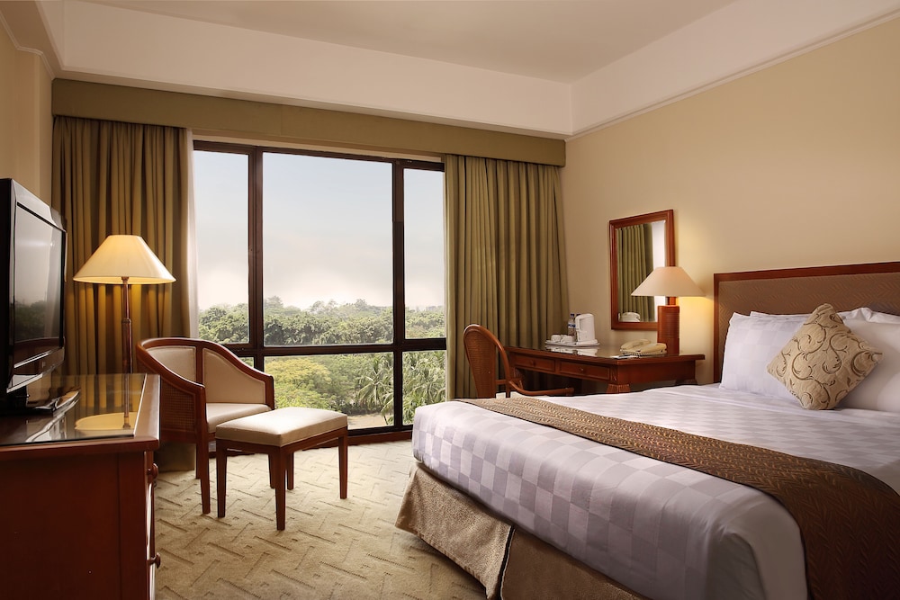 Aryaduta Lippo Village 14/53
