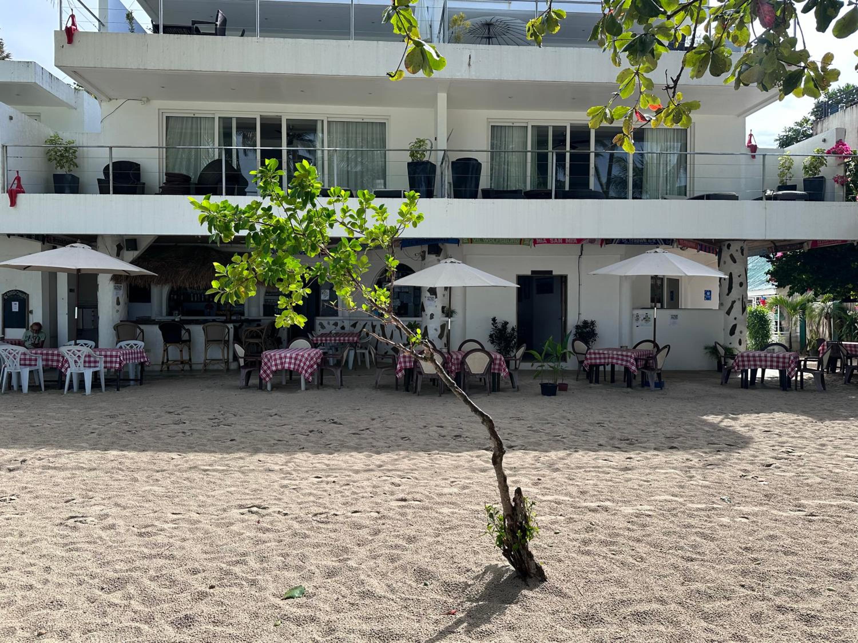 Oro Beach Resort 40/50