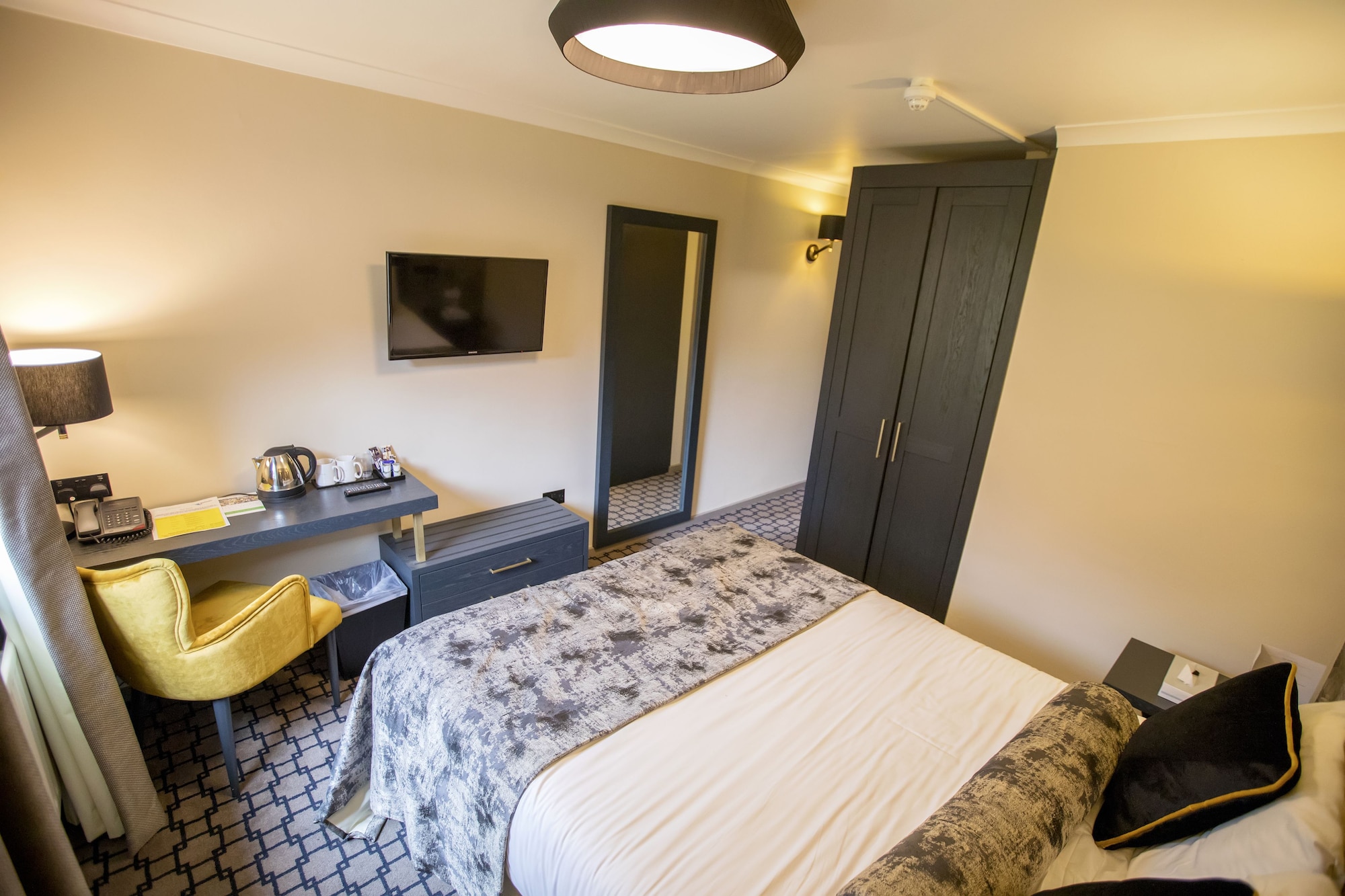 STANDARD, DOUBLE BED