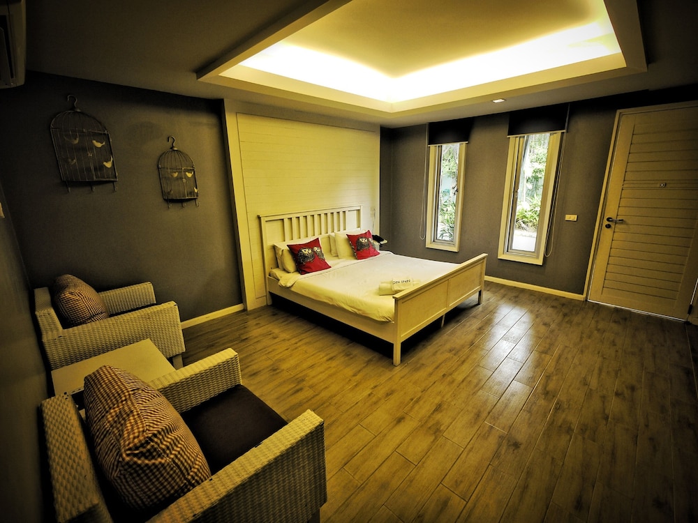 Paragon Inn 32/63