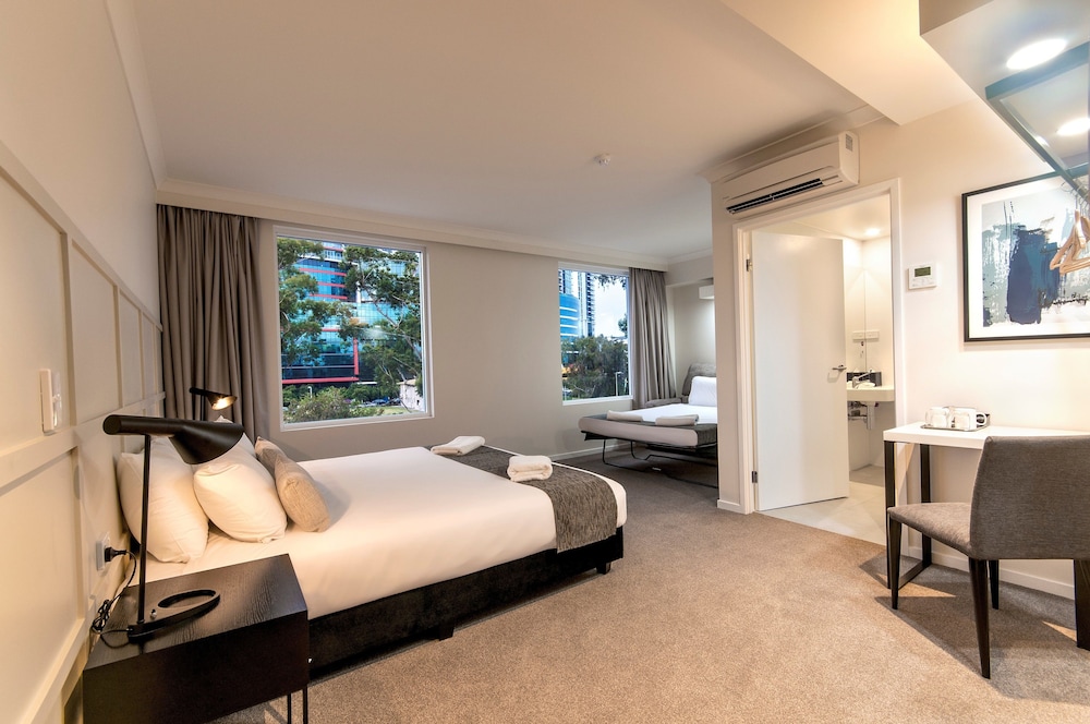 Family, 1 King and 1 Single Beds, Accessible