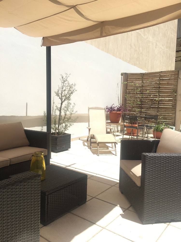 Concierge Athens I 37/50