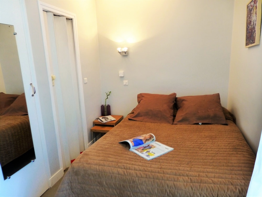 Bliss Hotel 28/70