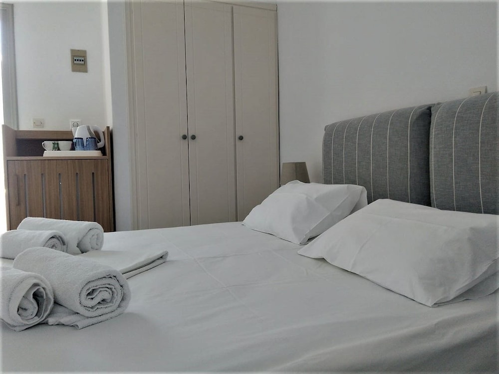 Despinas Rooms And Apartments 63/95