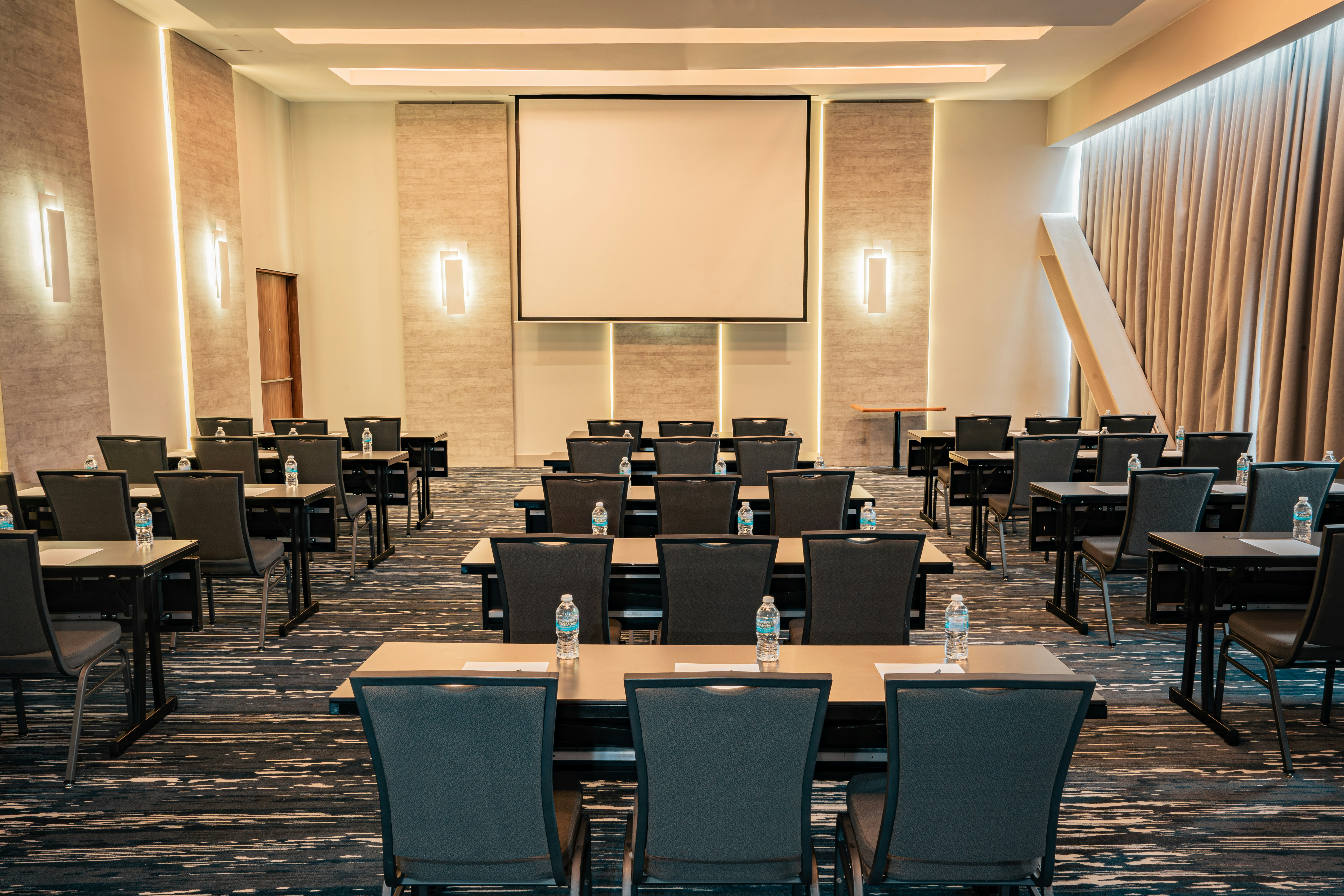Hilton Garden Inn Mexico City Santa Fe 60/73