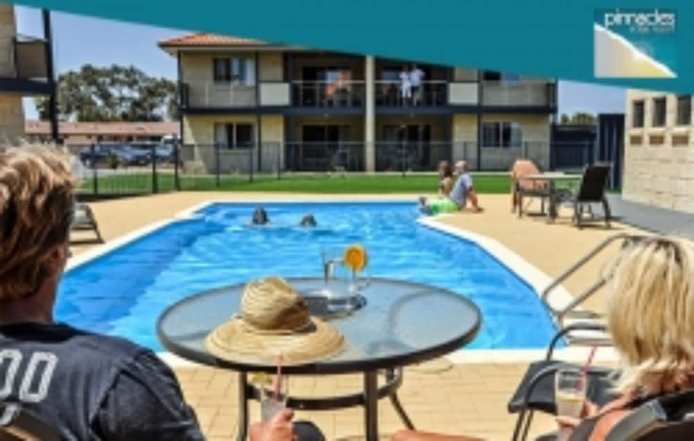 Pinnacles Edge Resort 3/48