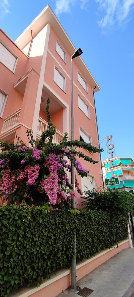 Hotel Villa Rosa 3/40