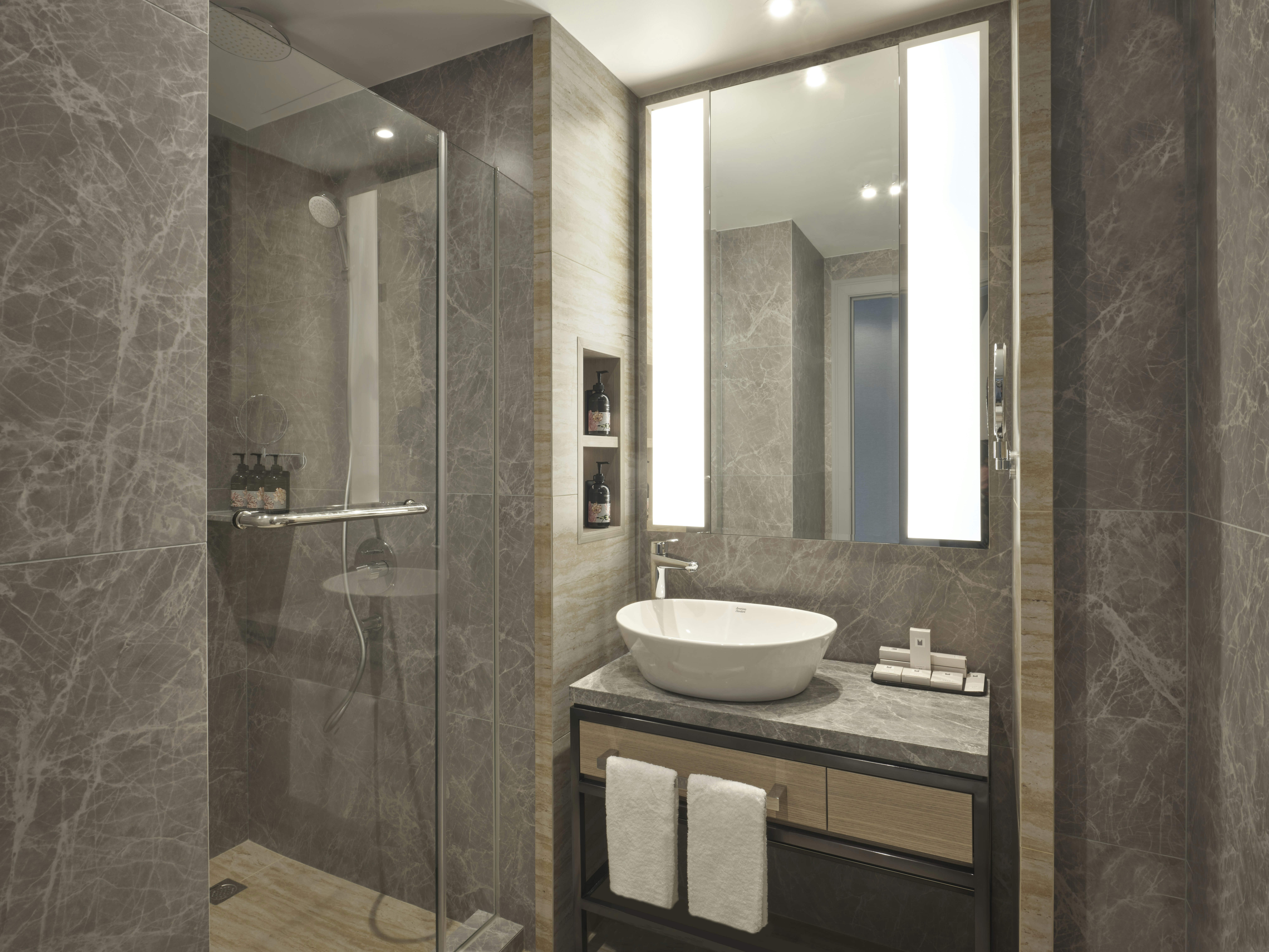 Grand Copthorne Waterfront 47/50